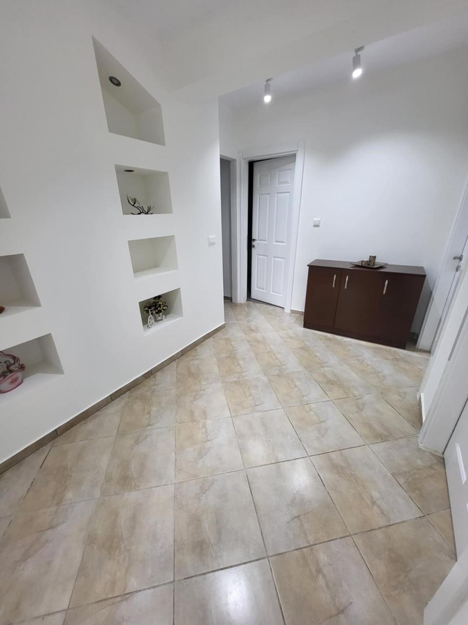 Lakeside View Apartment3